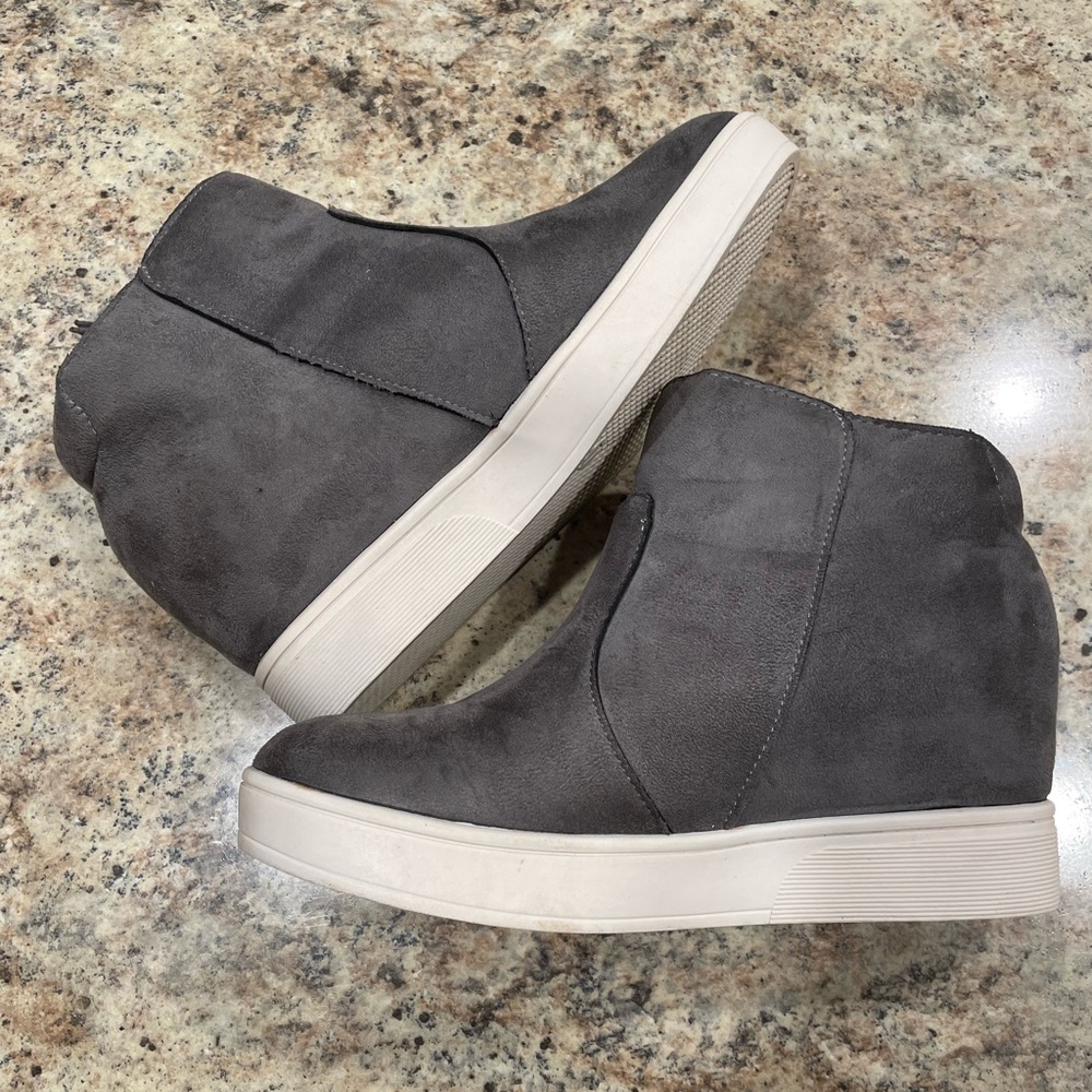 Women’s Serra Gray Wedge Sneakers Size 7